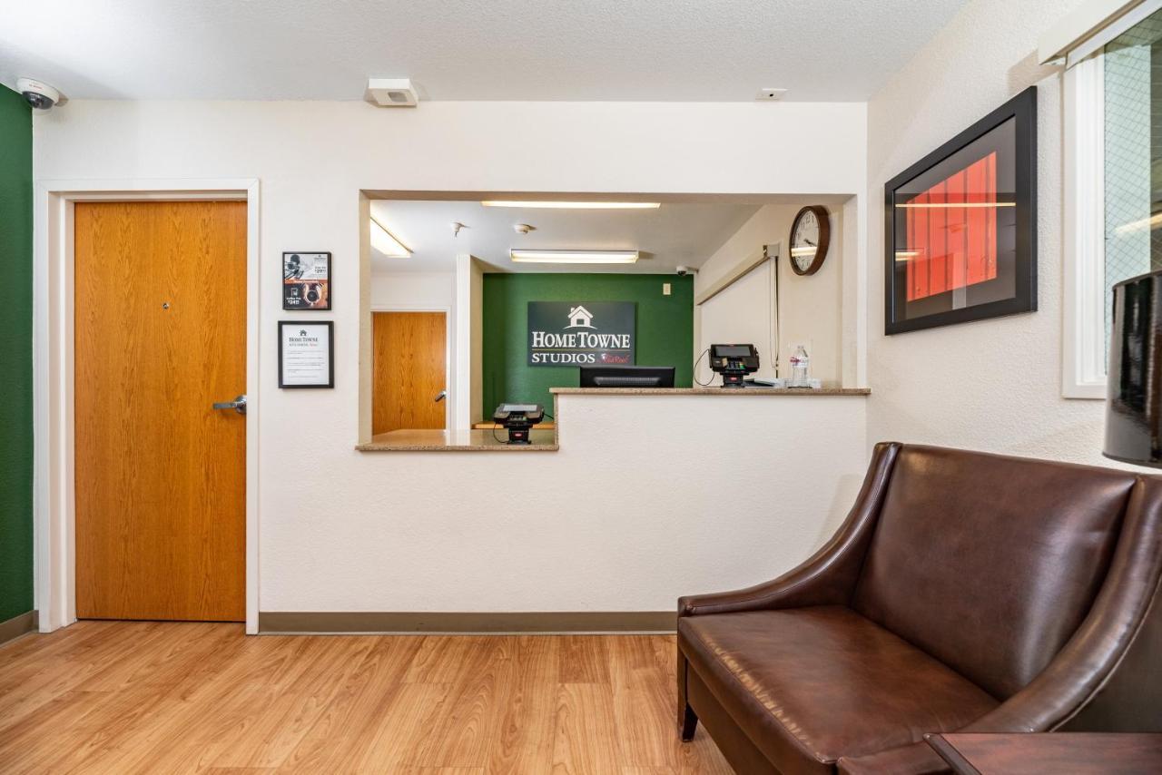 Hotel Hometowne - West Fresno