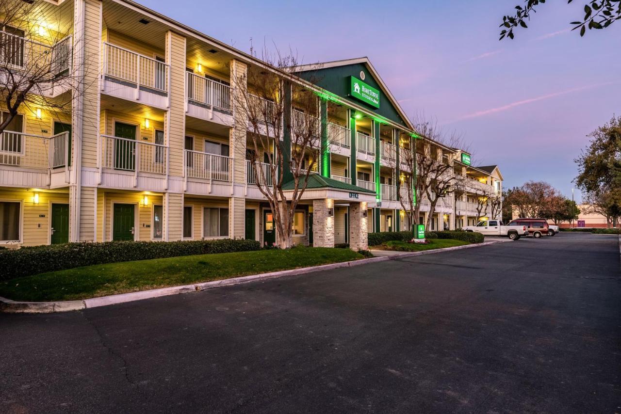 Hotel Hometowne - West Fresno