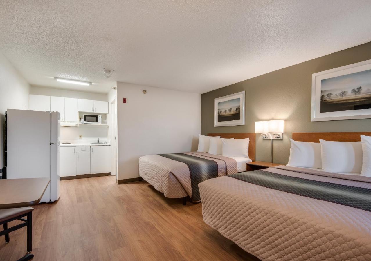 Hotel Hometowne - West Fresno