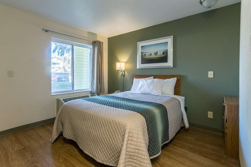 Hotel Hometowne - West 2*